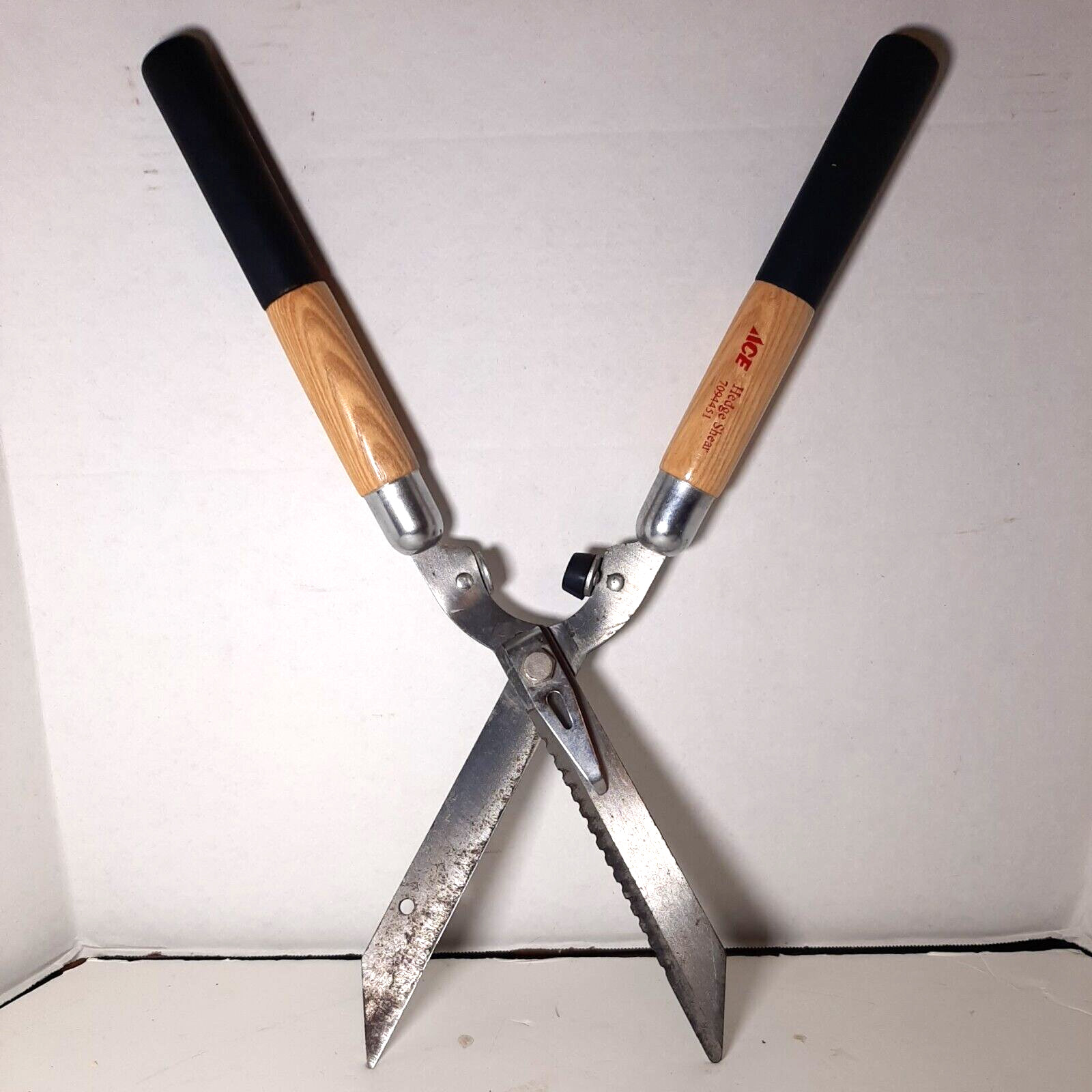 Wood Handle Hedge Shears Trimmer - Ace Hardware 7094451