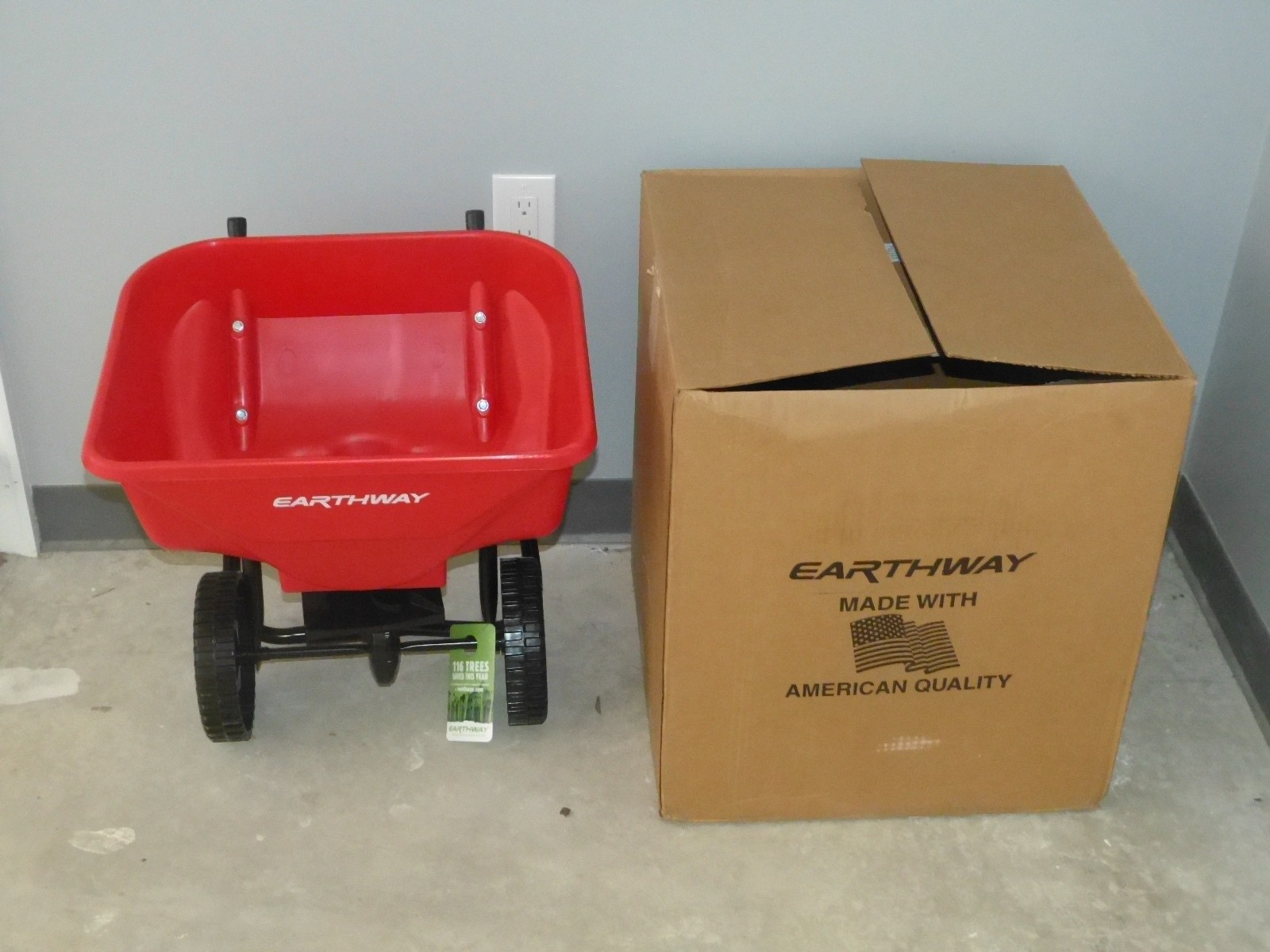 Earthway 2030 Broadcast Spreader