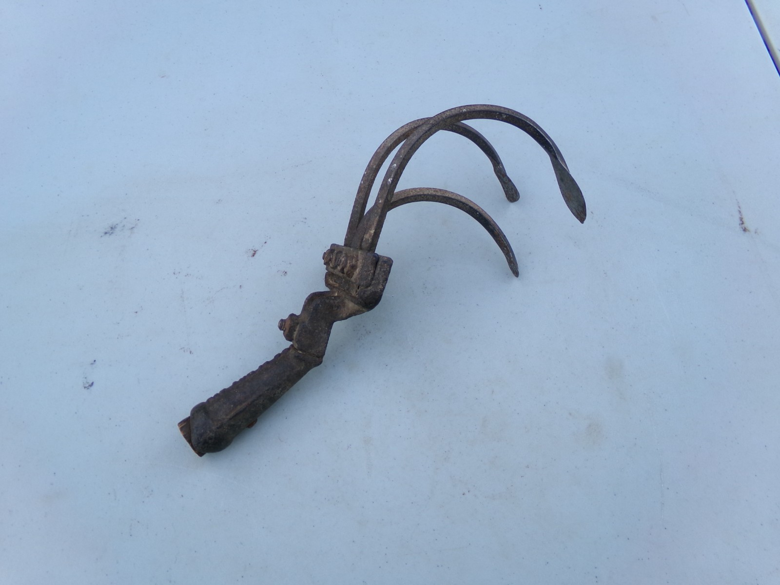 3 Tine Prong Garden Cultivator Hoe Rake Claw Hand Tool Vinta...