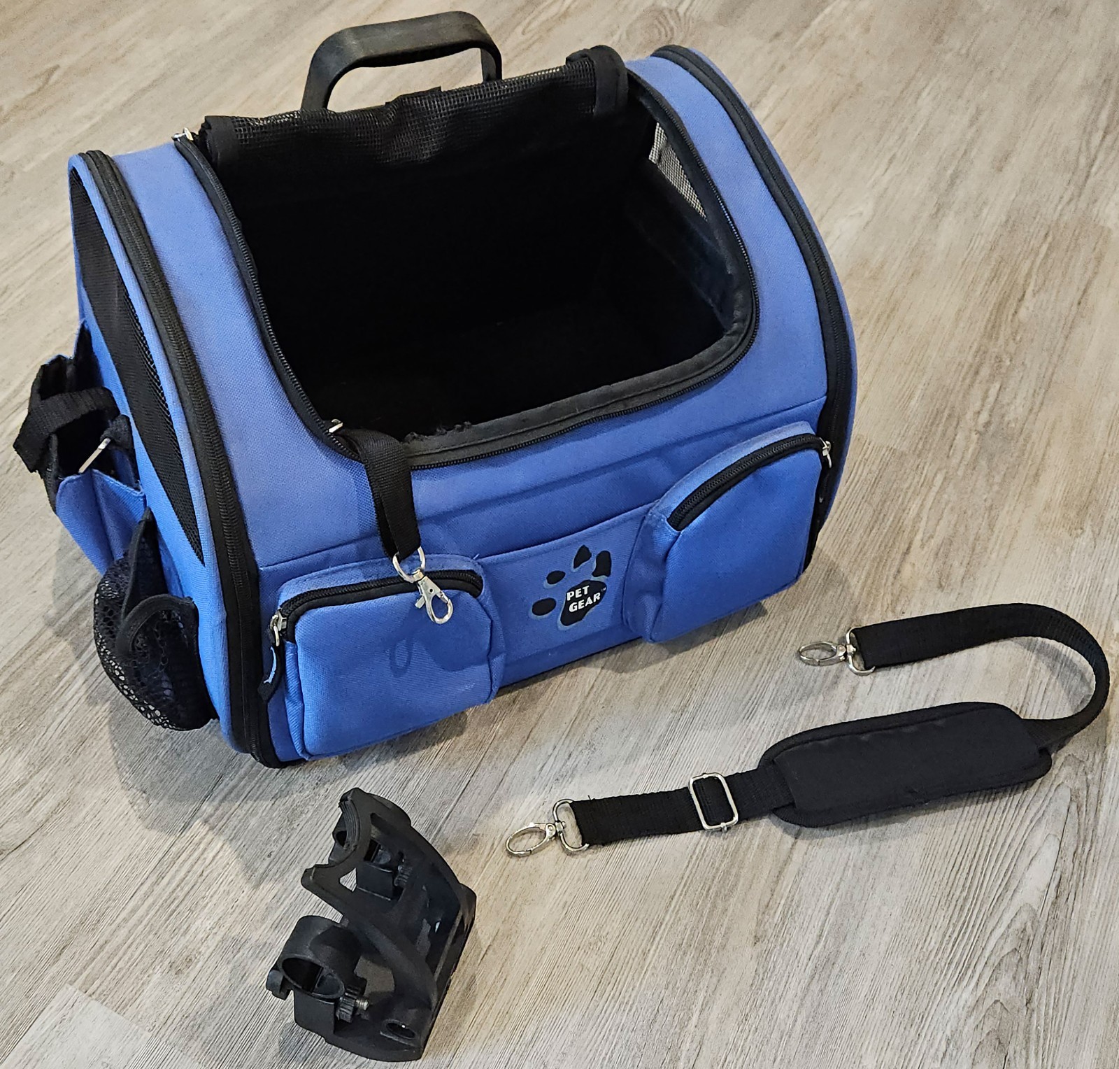 Pet Gear 3-In-1 Bike Basket Carrier/Car Seat/Shoulder Bag 14...