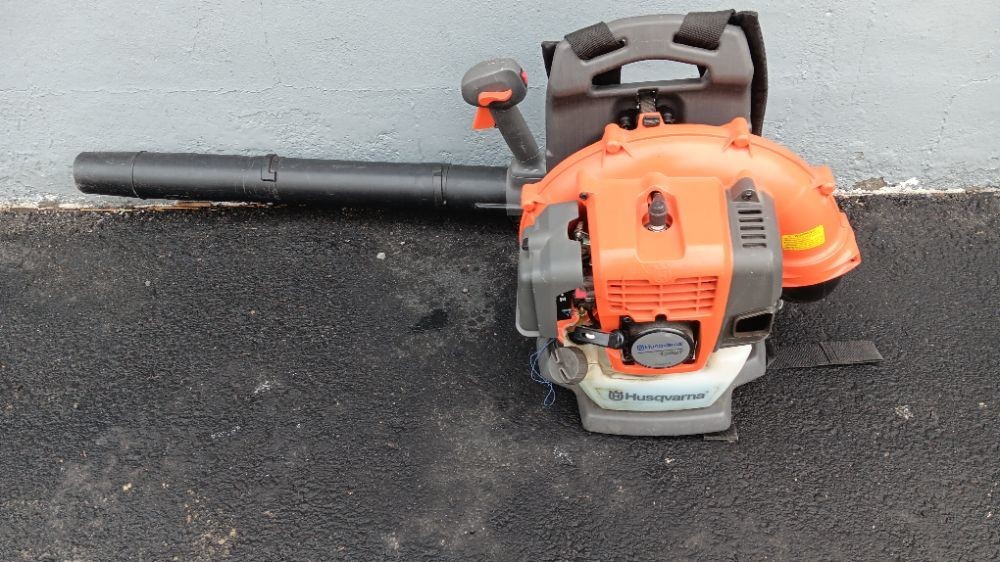 Husqvarna 130BT Gas Leaf Blower