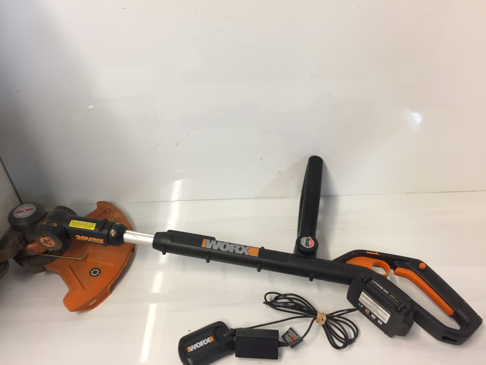 WORX WG160 Cordless String Trimmer Edger - 12 Inch Lithium B...