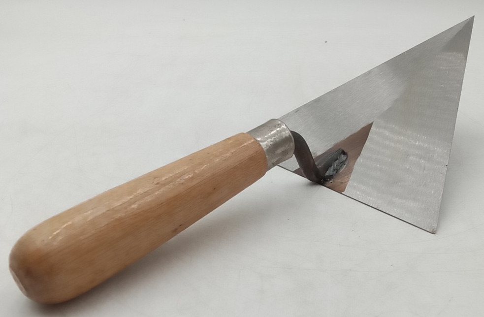 Pointing Trowel With Wooden Handle 6"