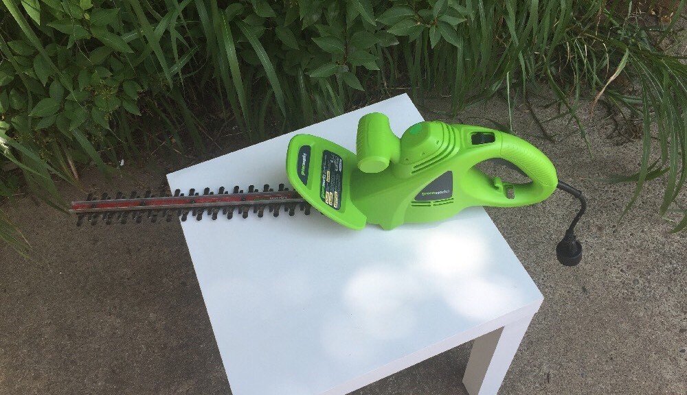 GreenWorks 18-Inch Electric Hedge Trimmer Model 22102