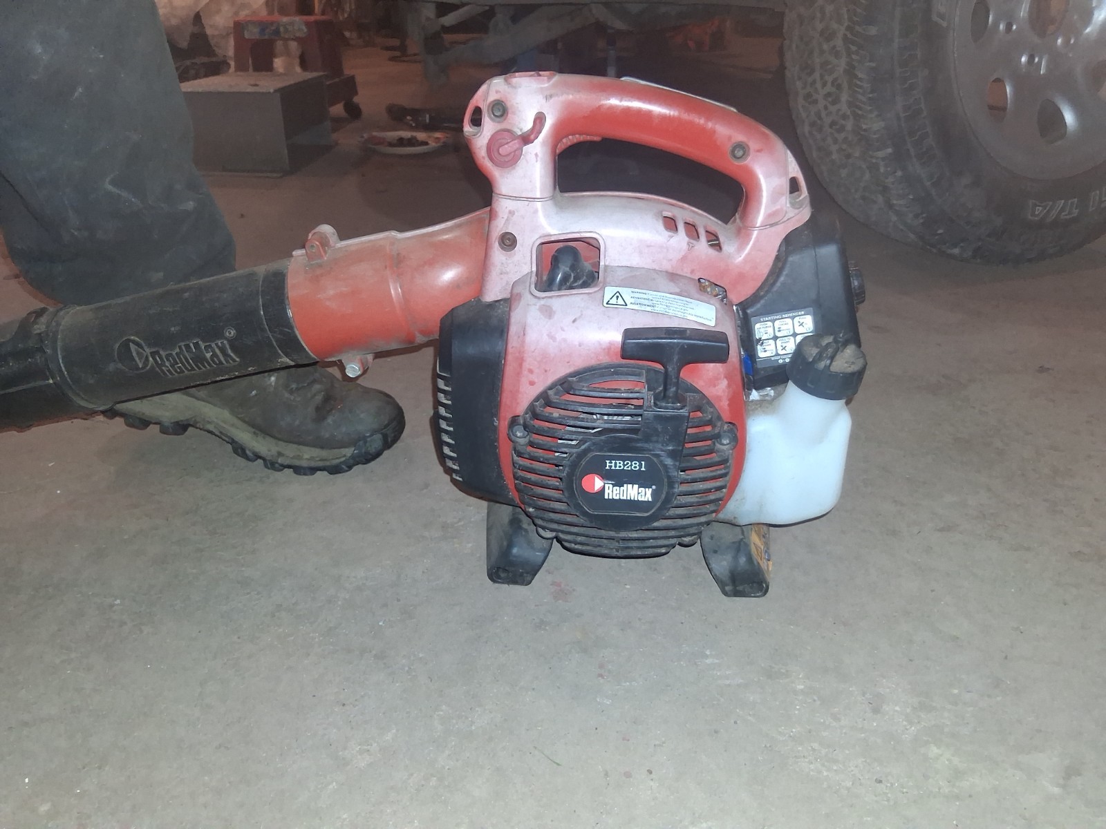 RedMax HB281 Gasoline Leaf Blower - Red/Black