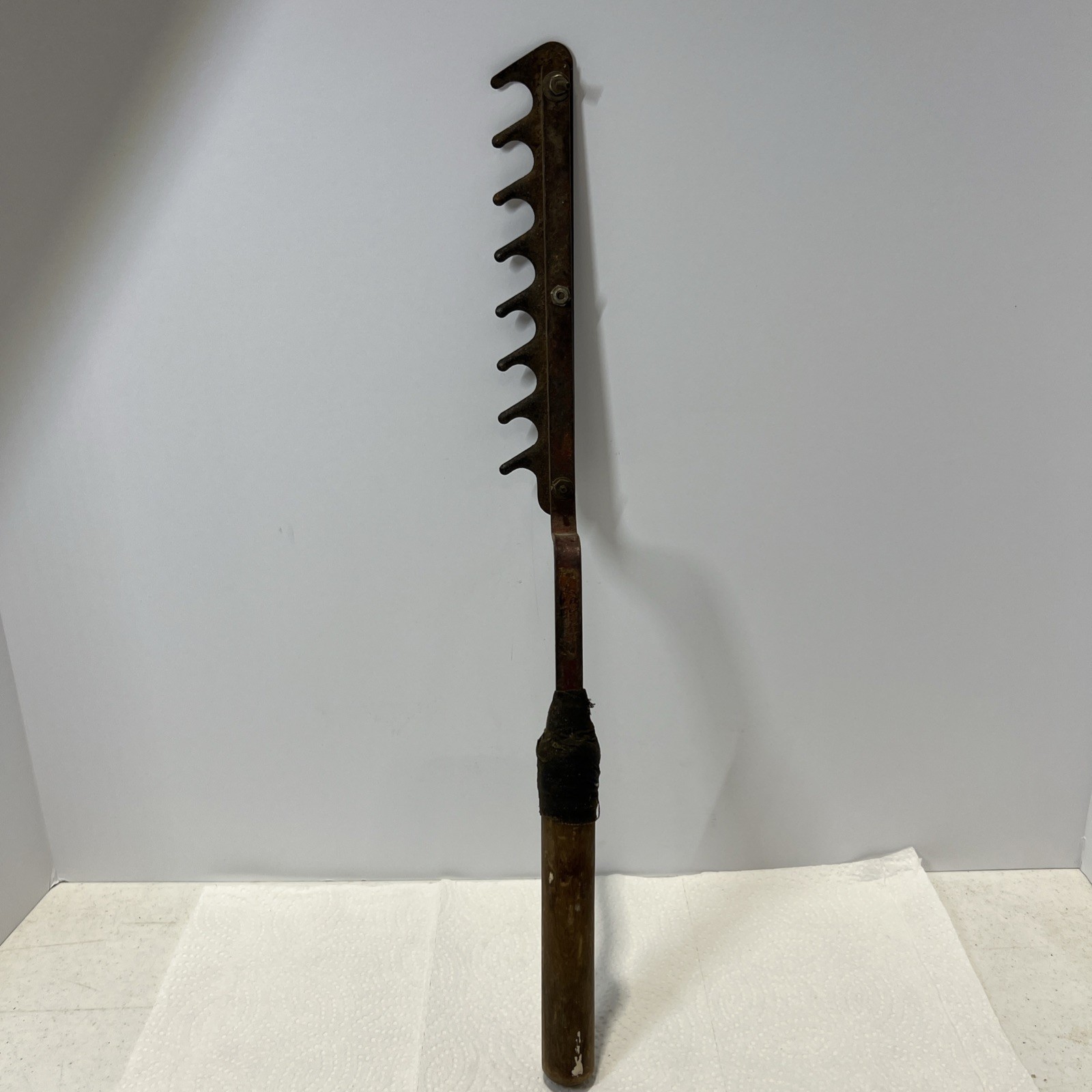 Vintage Antique Hand Sickle Model B4