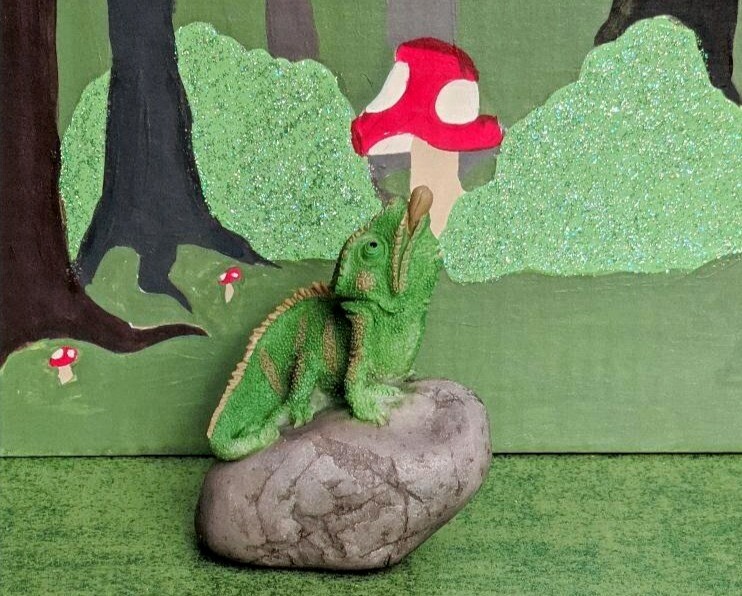 Miniature Chameleon Garden Gnome Figurine NEW Box Included