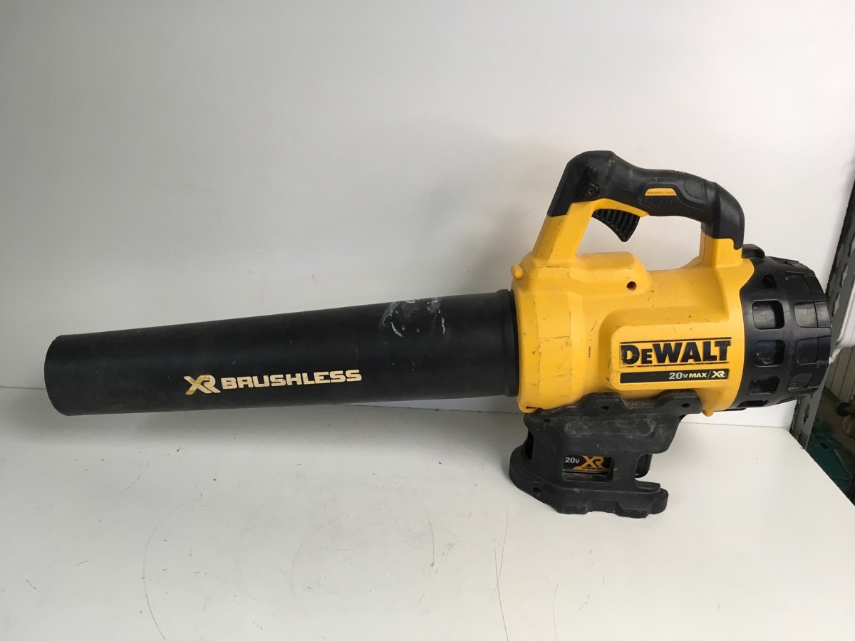 Dewalt 20V Max XR Brushless Cordless Blower (DCBL720) + Batt...