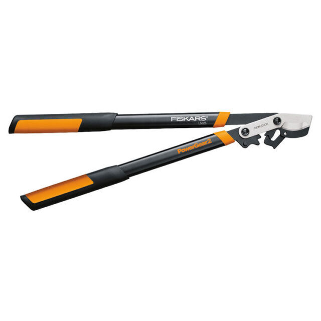Fiskars Heavy Duty Tree Trimming Loppers, 32-Inch Low-Fricti...