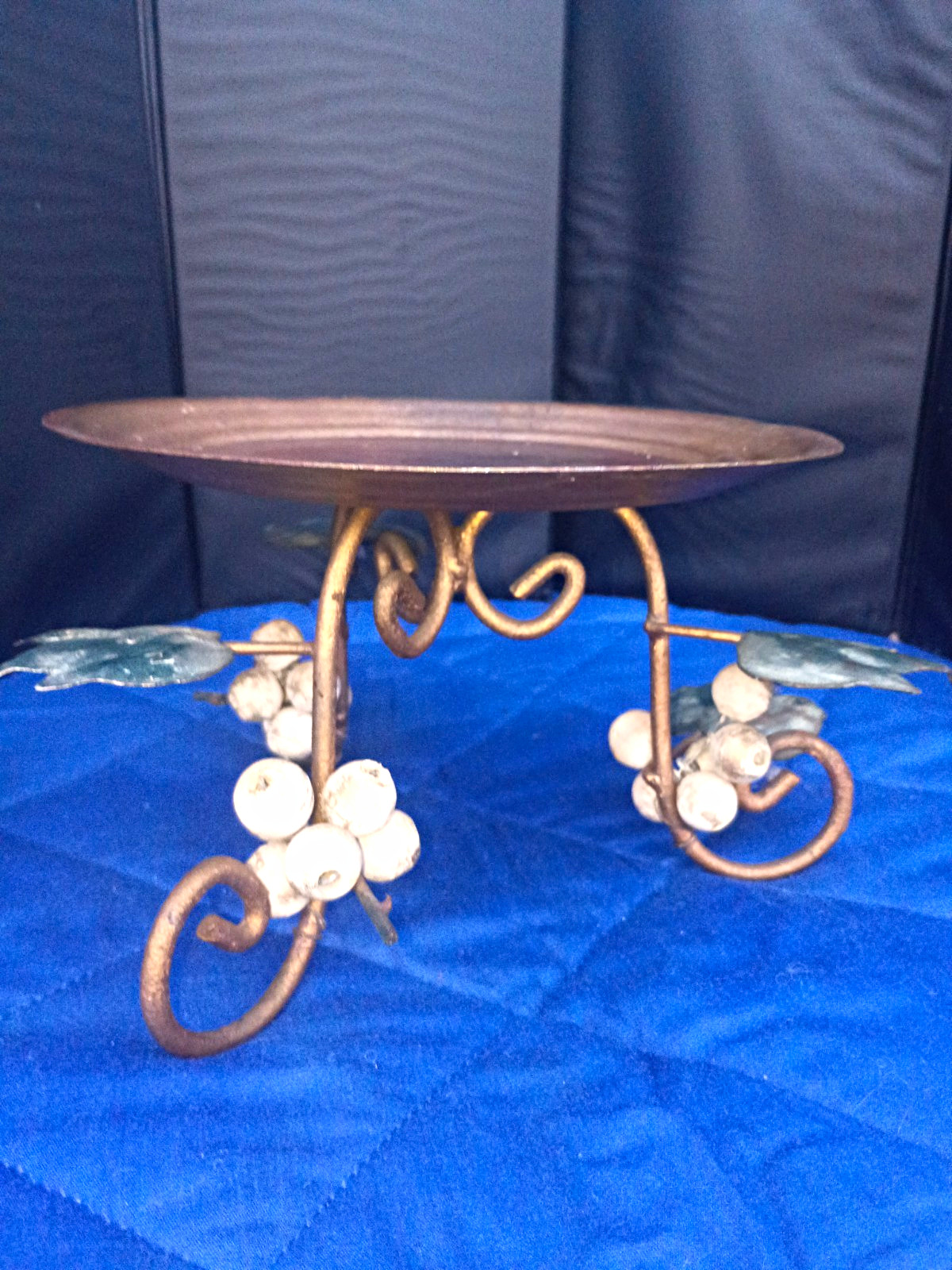 VINTAGE ROUND METAL PLANT STAND - GOLD GREEN
