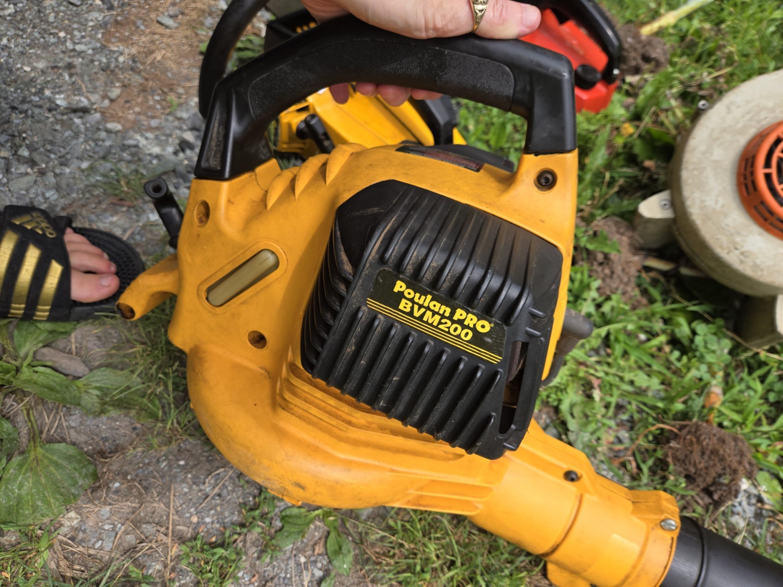 Poulan Pro BVM 200 Gas Leaf Blower