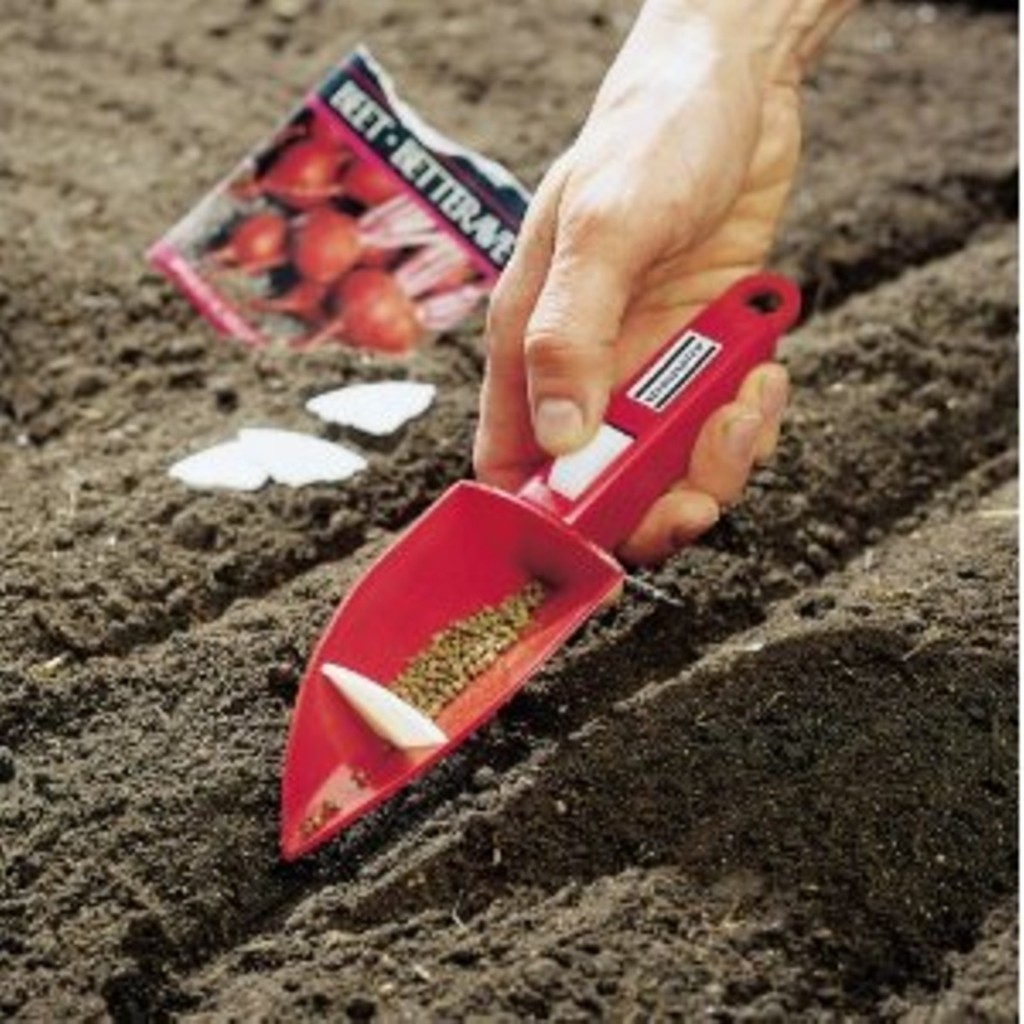 Luster Leaf Rapitest Vibrating Vegetable Garden Seeder
