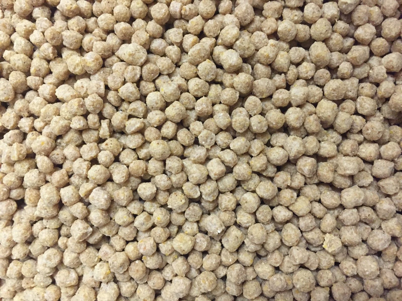 Zupreem Natural Pellet Breeder Parrot Diet, M — Conure & Coc...