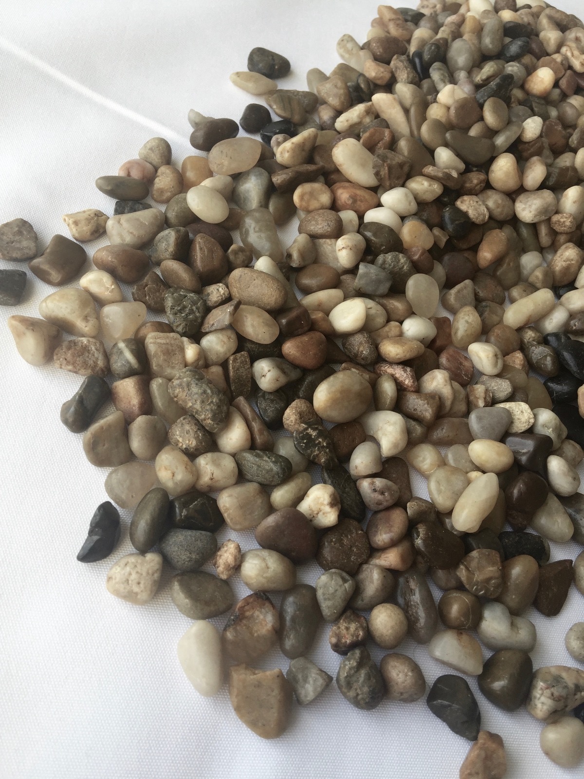 Decorative Mixed Aquarium Gravel - Small Pack - 10 lbs