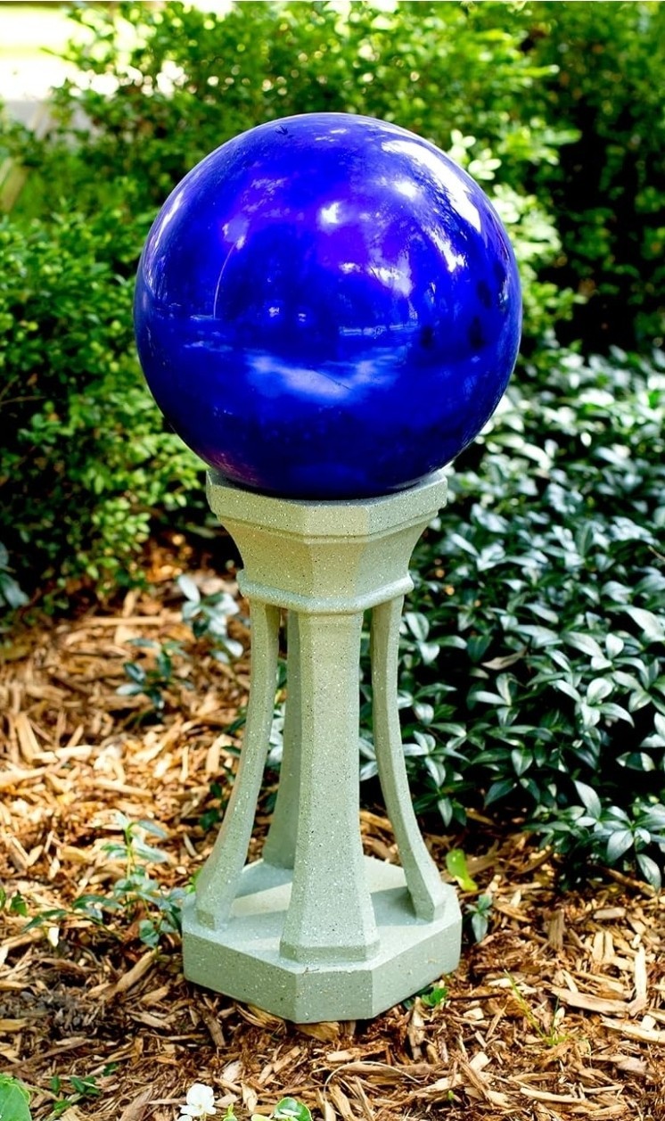 Blue Mirrored Surface Gazing Globe (10" x ??)