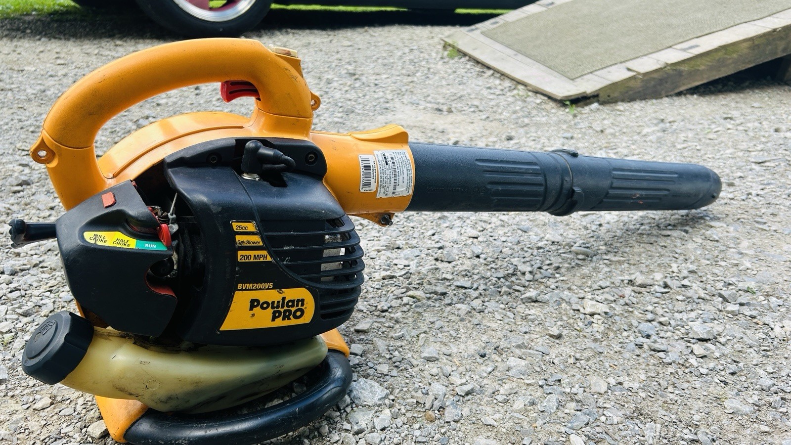 Poulan PRO BVM200VS Handheld Gas Leaf Blower Orange Black