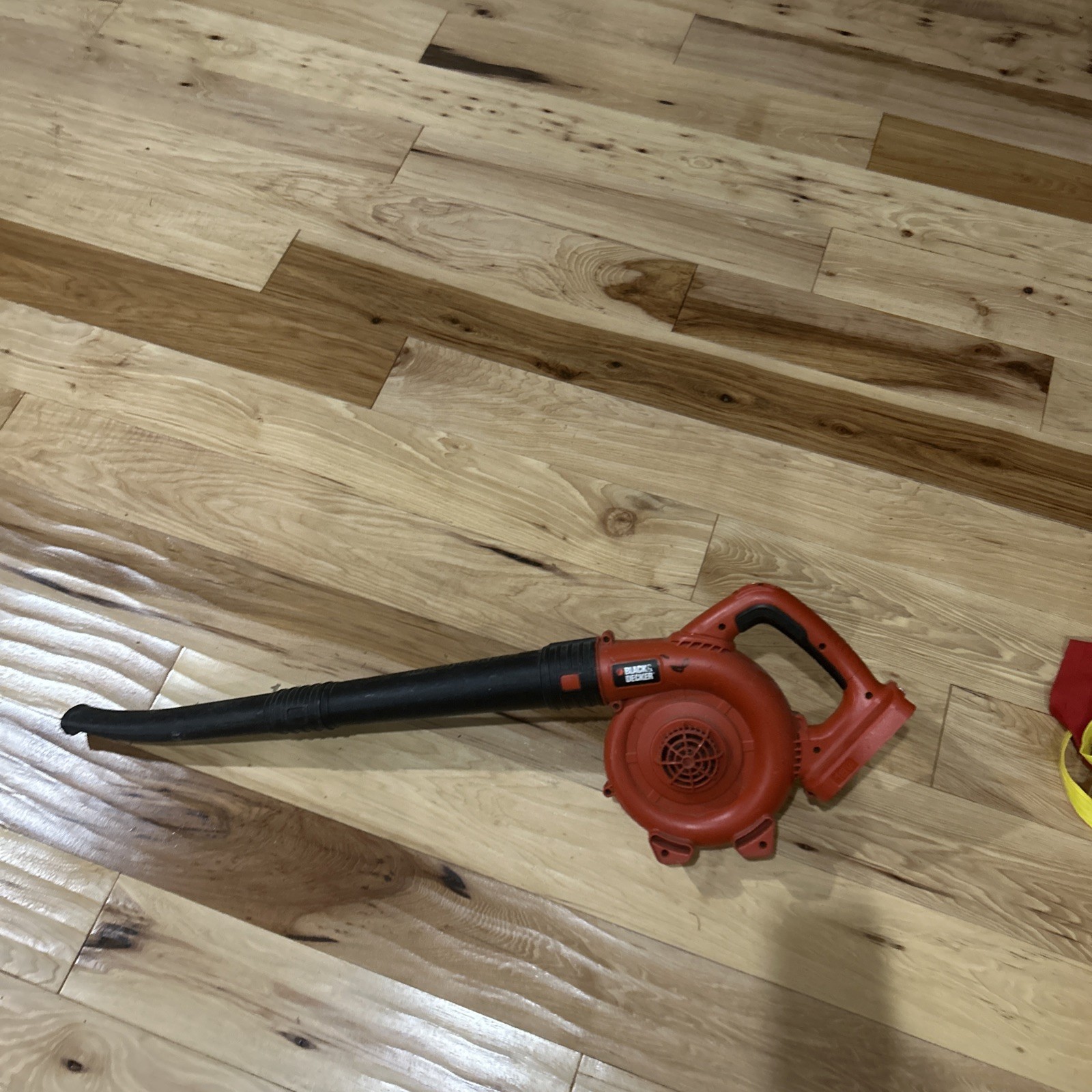 Black & Decker LSW20 Cordless Leaf Blower Tool - 20 Volts