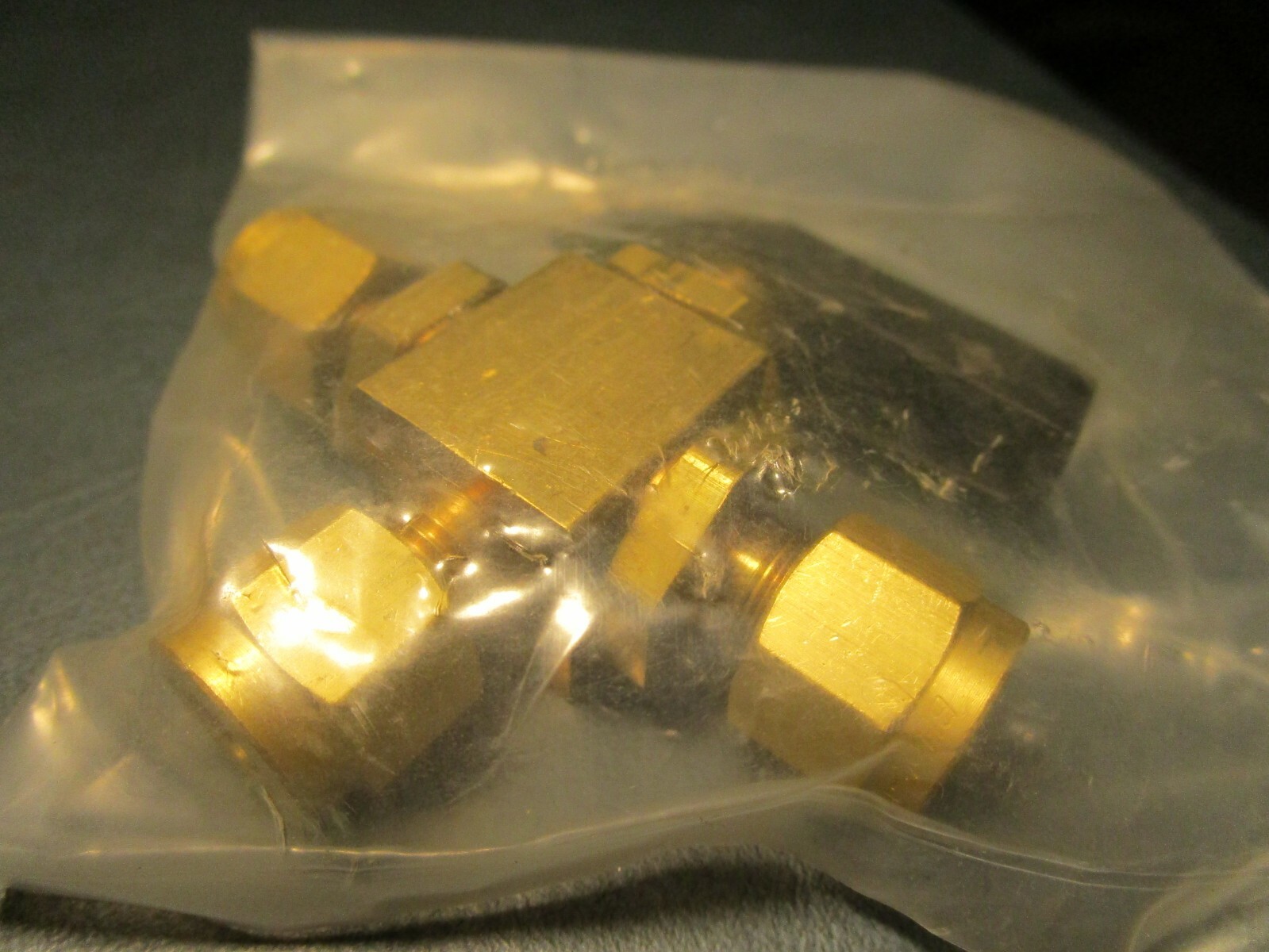 Eaton FF90598-04 Brass Ball Valve 1/4" 1500 PSI
