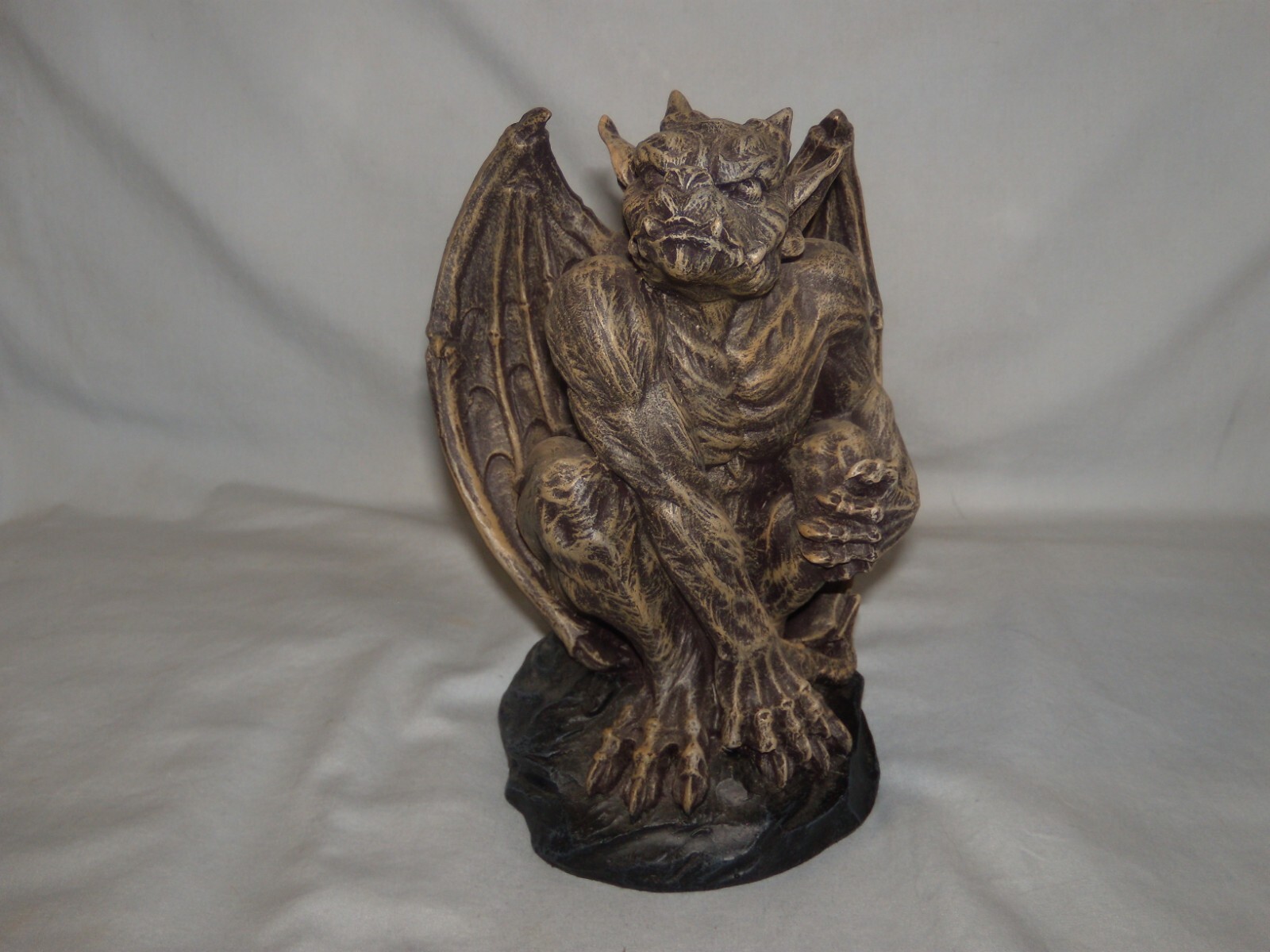 Design Toscano Silas the Gargoyle Sentry Statue (12" Weight)